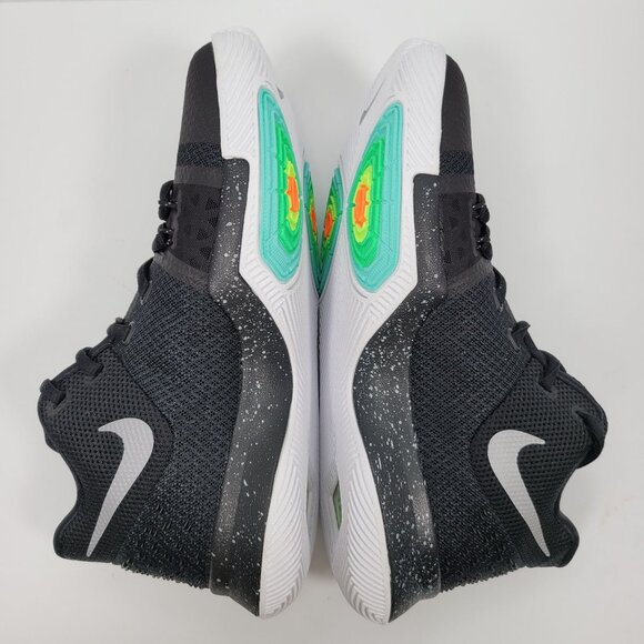 Nike Kyrie 3 Youth Black Metallic White Shoes 859466-018 US Size 6.5Y NWOT - Picture 6 of 8